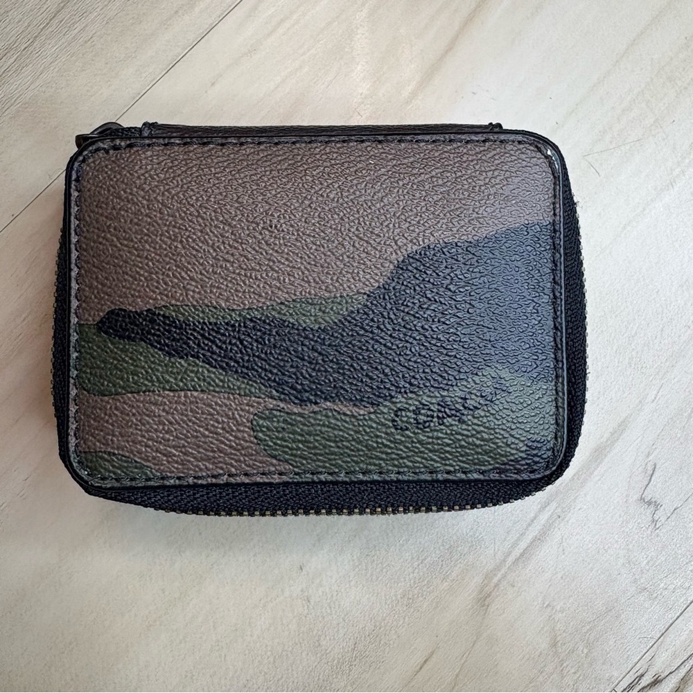 Coach Men's Green and Black Camouflage Triple Bottle Pill Box RARE
